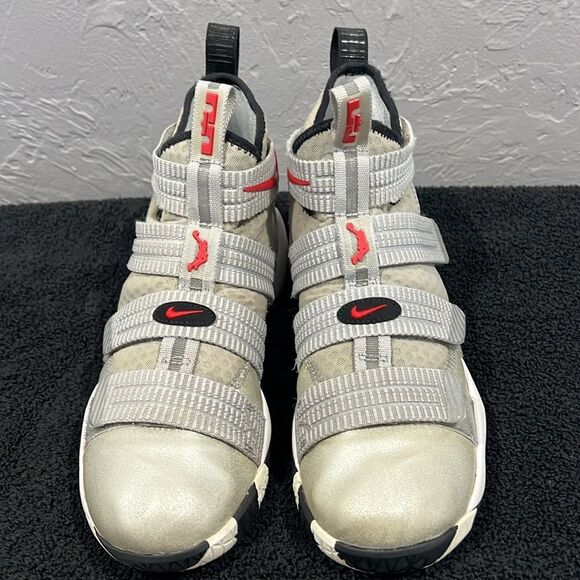 🔥🏀 NIKE Lebron Soldier XI Silver Bullet - Men Sz 8 - Special Edition - EUC - Picture 6 of 11
